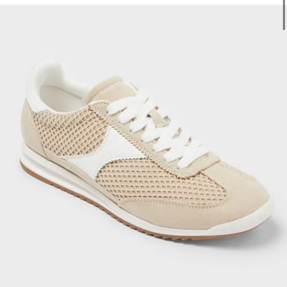 Universal Thread Women's Skyler
Sneakers with Memory Foam